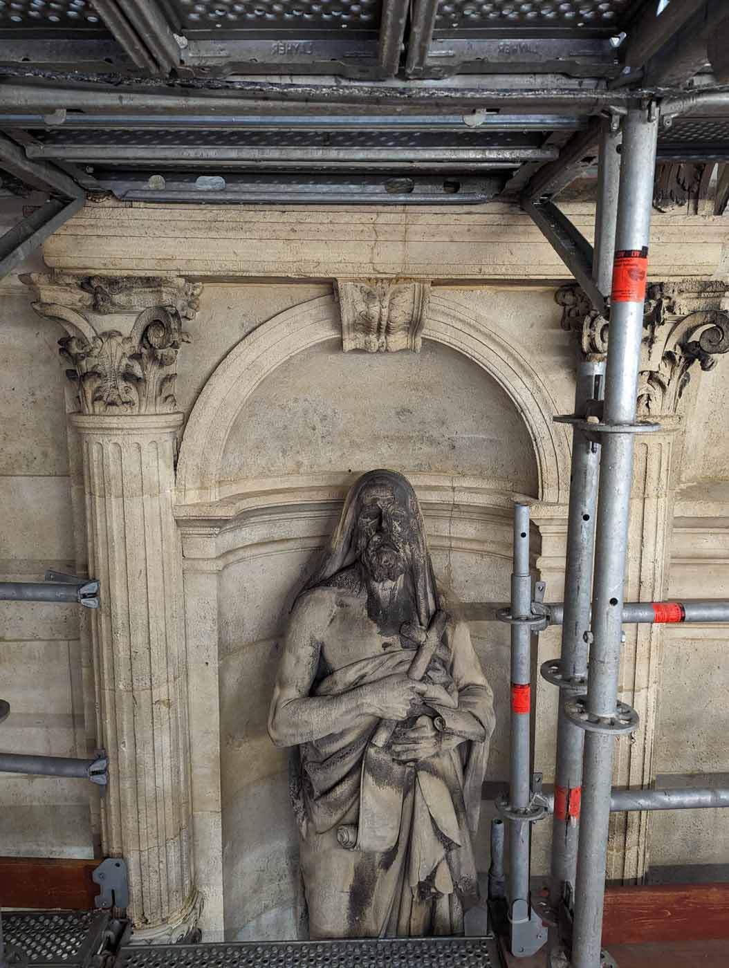 Decapage statue à Paris